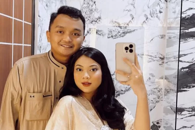 Hanum Mega dan Achmad Herlambang (Sumber: Instagram)
