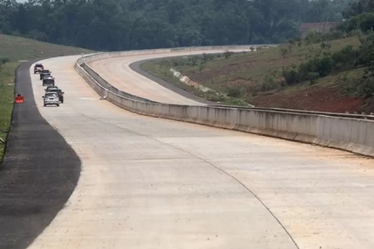 Jakarta-Bandung Hanya 45 Menit, Tarif Tol berkisar Rp 77.500 Ribu (foto:cnbcindonesia.com)