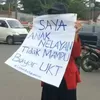 "Saya Anak Nelayan Tidak Mampu Bayar UKT," Protes Diam Mahasiswa Unhas Makassar yang Lagi Viral