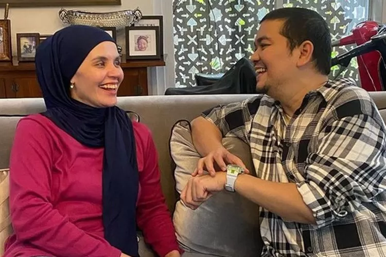 Aldila Jelita sebut Indra Bekti segera jalani operasi mata lagi. (Instagram @indy_barends)