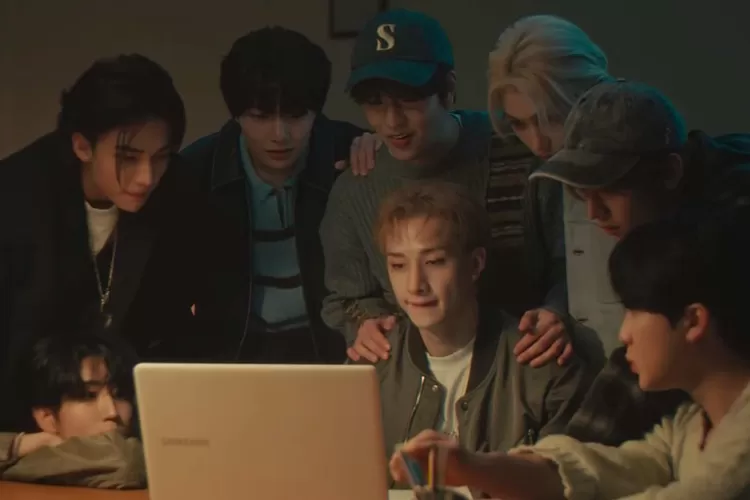 Stray Kids dalam teaser film SKZ Flix (Sumber: YouTube)