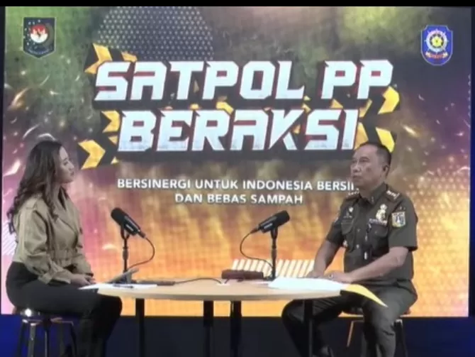 Satpol PP melakukan kolaborasi dengan berbagai pihak untuk menyukseskan Gerakan Nasional Indonesia Bersih (GNIB).