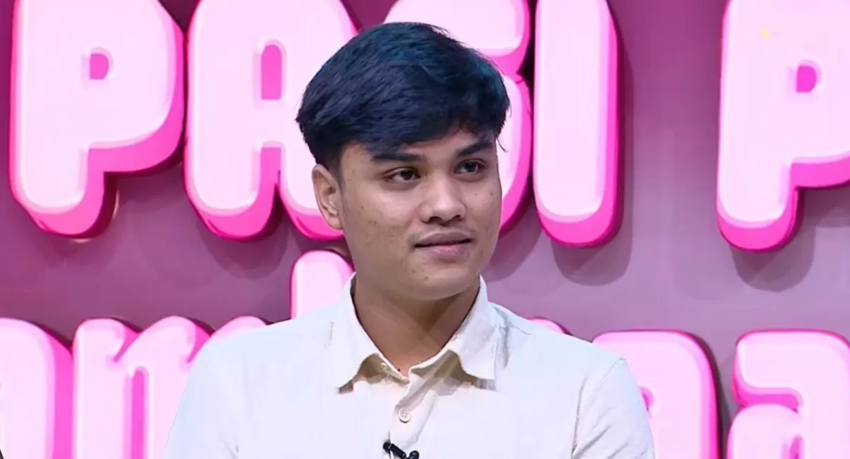 Potret Ressa Rossano yang mengaku lega usai mendapat pengakuan sebagai anak kandung dari Denada dan minta publik tak boikot ibunya (YouTube Trans TV Official)