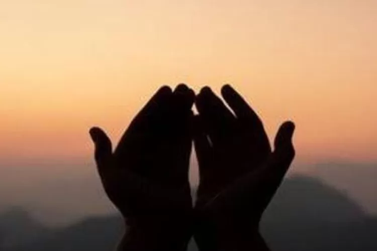 Ilustrasi berdoa. (pixabay)