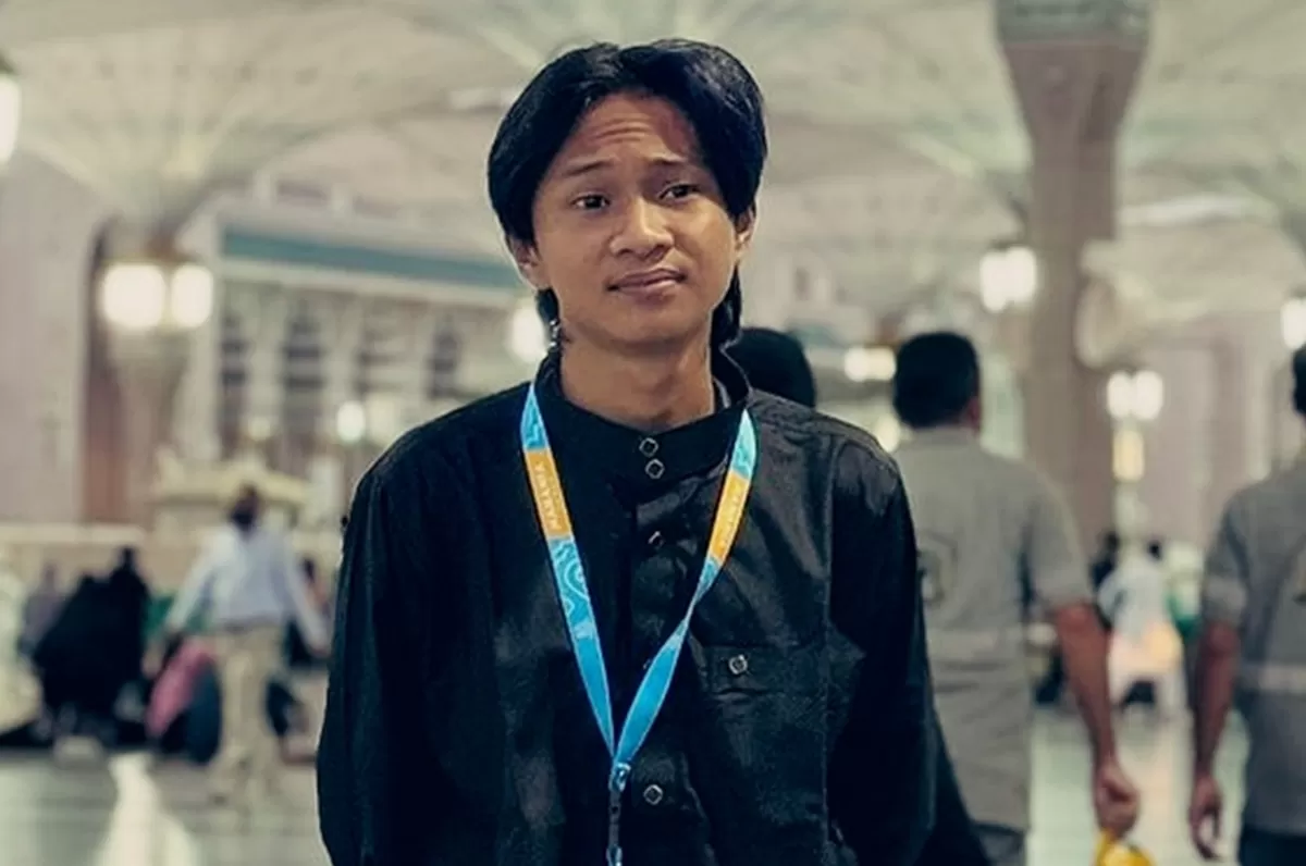 Potret Fajar Sadboy yang justru merasa bersalah usai video bercandaannya diludahi Indra Frimawan viral hingga menuai kecaman publik (Instagram/fajjarsadboy)