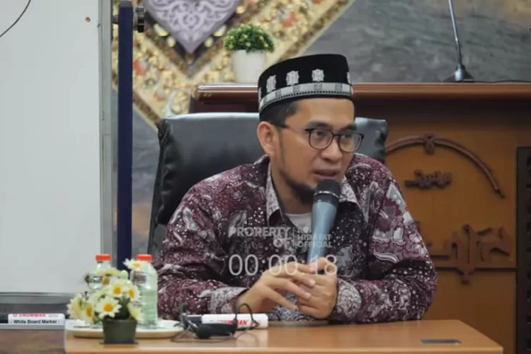 Ustadz Adi Hidayat menjelaskan tentang ahli surga (YouTube Adi Hidayat Official)
