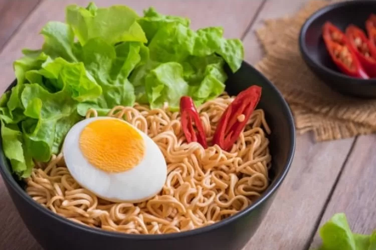 Resiko Kesehatan Bila Terlalu Sering Mengonsumsi  Mie Instan
