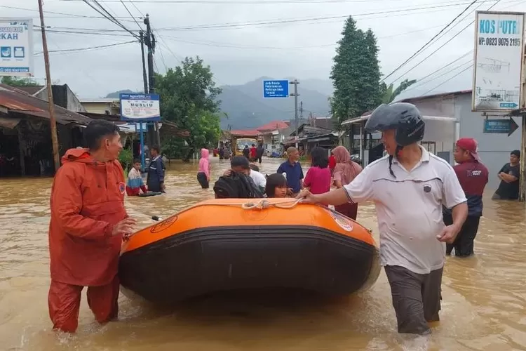Deretan titik Banjir Padang Jumat 14 Juli 2023, ada yang sampai 1 meter (Instagram @pusdalopskotapadang)