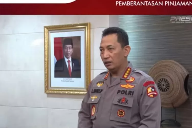  Tangkapan layar Kapolri Jenderal Pol Listyo Sigit Prabowo memberikan dukungan penandatanganan pernyataan bersama dalam rangka pemberantasan pinjaman online ilegal oleh lima kementerian lembaga terkait yang dilaksanakan secara virtual di Jakarta, Jumat (20/8/2021). ( ANTARA/Laily Rahmawaty)