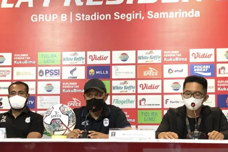 Pelatih Rans Nusantara FC Rahmad Darmawan pada konferensi press piala Presiden 2022 di Stadion Segiri Samarinda, Kalimantan Timur.  (ANTARA/Arumanto)