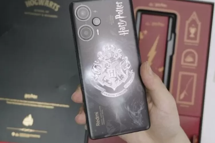 Redmi Note 12 Turbo edisi Harry Potter lengkap dengan reviewnya. (Tangkapan Layar dari GIZMOCHINA)