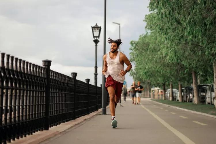 ini dia bahaya jika anda terlau sering berlari (Pexel/ Andrea Piacquadio)