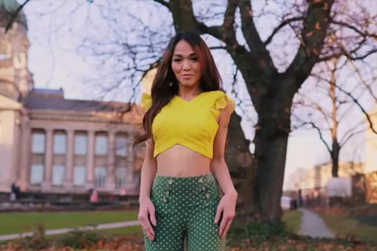 Bunda corla melakukan meet and greet dengan dipungut biaya. Foto/Instagram (Foto/Instagram)