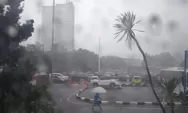 Waspada! Hujan dan angin kencang akan guyur wilayah Jaktim hingga Jaksel