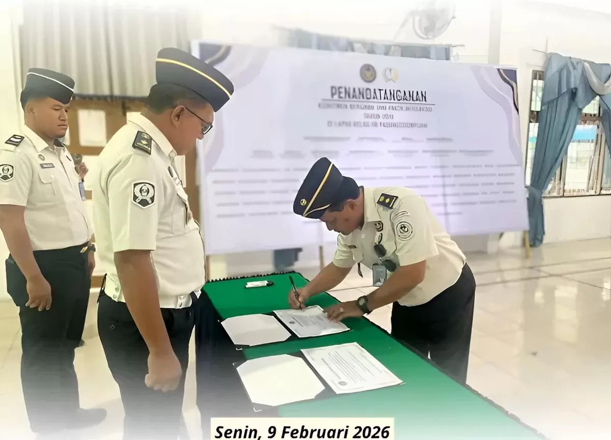 Plh Kalapas Padangsidimpuan dan Jajaran Saat Penandatanganan Komitmen Bersama