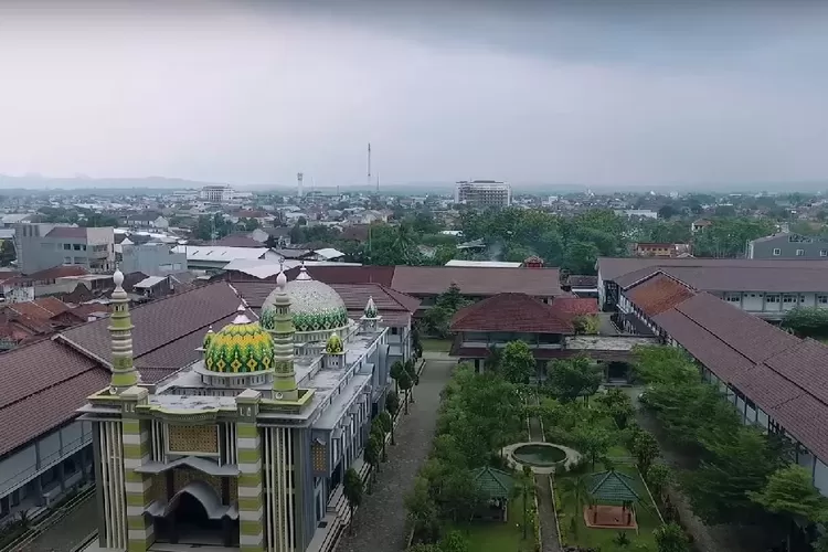 Ranking 1 Bukan Sma Negeri Ini 12 Sma Terbaik Di Banyumas Sman 1 Purwokerto Urutan Berapa 