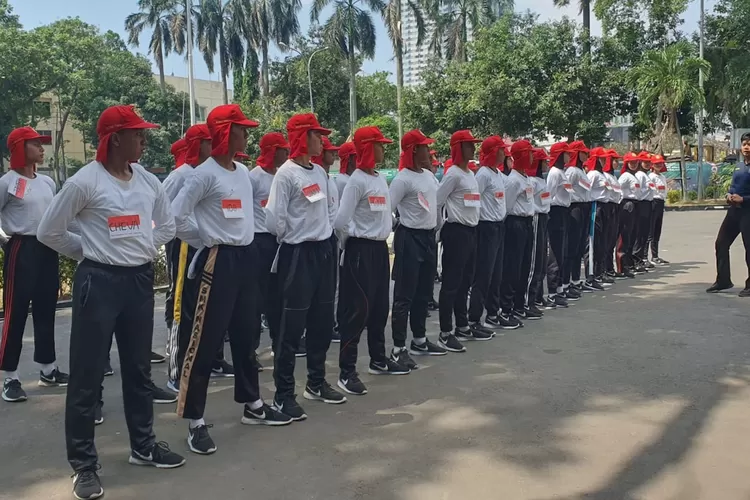 Capaska Kota Depok saat berlatih menuju Hari Raya Kemerdekaan Republik Indonesia ke-78 di Lapangan Balai Kota Depok. (FAUZAN RASYID/RADAR DEPOK)