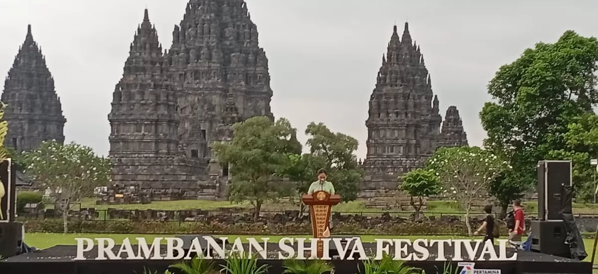 Wakil Menteri Pariwisata, Ni Luh Puspa membuka Prambanan Shiva Festival
