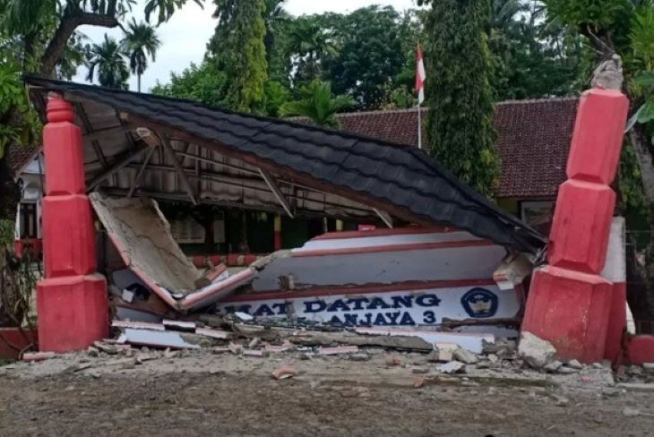 Kondisi Usai Gempa Banten  dengan Kekuatan 6,7 SR